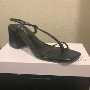 Nine West Black Strappy Block Heeled Sandal size 7.5